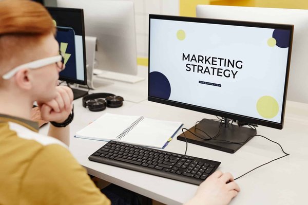 Quelles sont les bases d'une bonne stratégie marketing?